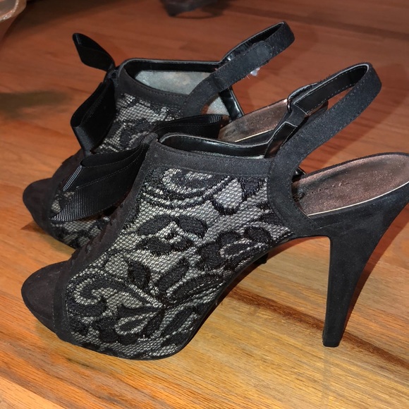 Velvet Heart Shoes - Black Lace Heels